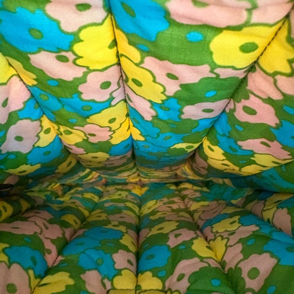 NWT BAGGU Puffy 16” Laptop Sleeve - Flowerbed - Picture 10 of 14